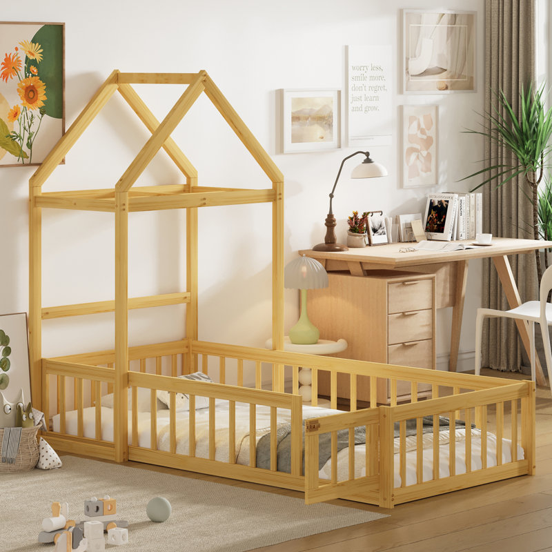 Lit de plancher en bois avec rampes de clôture et tête de lit amovible en forme de maison, lit simple avec support pour enfants, structure de maison de jeu de style Montessori pour enfants pour filles, naturel