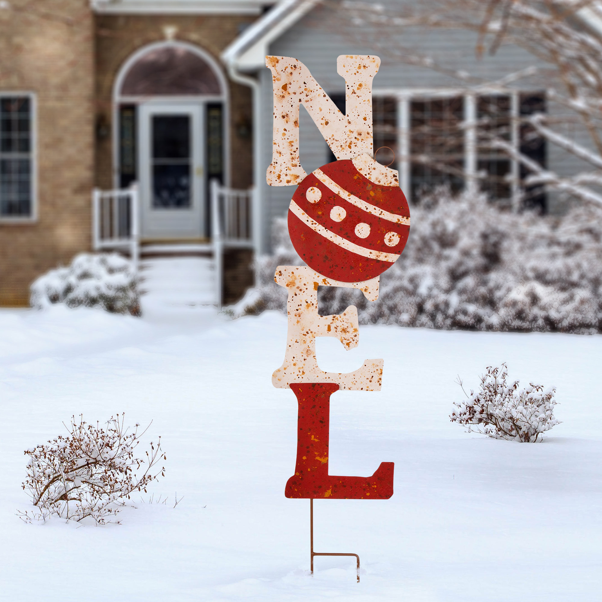 55 Best Outdoor Christmas Decorations — DIY Christmas Lawn Decorations