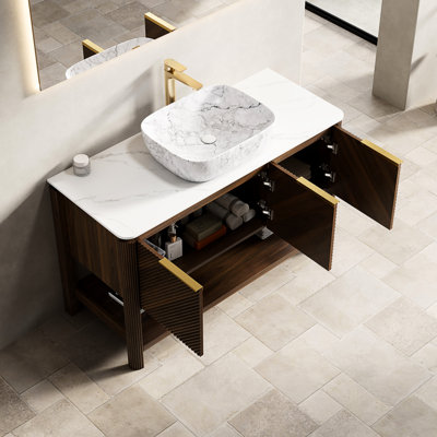 Meuble-lavabo de 48 po avec pierre frittée de haute qualité, lavabo en céramique à motif de marbre, structure d'armoire en contreplaqué et porte élégante, meuble-lavabo autoportant gris pierre, armoire blanche, 3 portes diagonales,