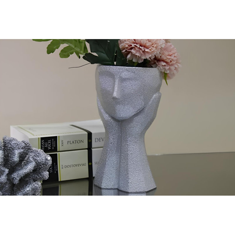 Darneisha Figurines & Sculptures, Silver