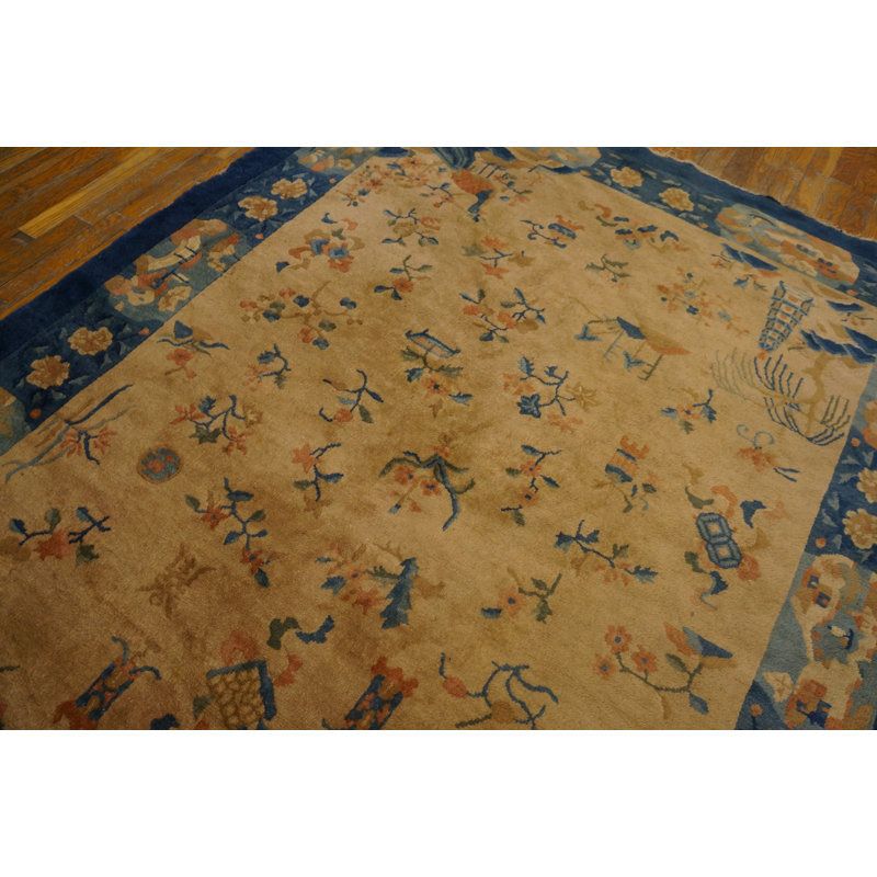 Tapis antique antique chinois à motif floral ivoire des années 1920