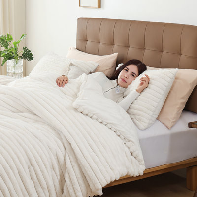 Fluffy Comforter Set 3 Pieces- All Seasons Heavy Faux Fur Comforter With Two Pillowcases