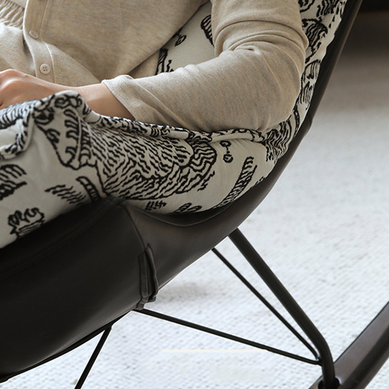 Chaise berçante Minakshi
