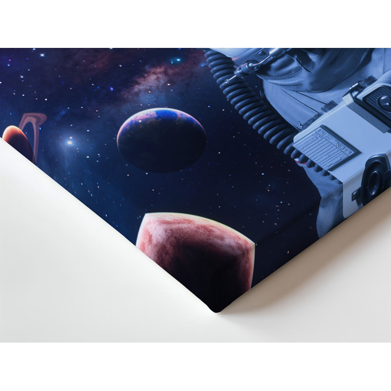 Toile Un astronaute futuriste se tient en évidence au premier plan, enveloppé dans un art mural, H 30 po x l 40 po