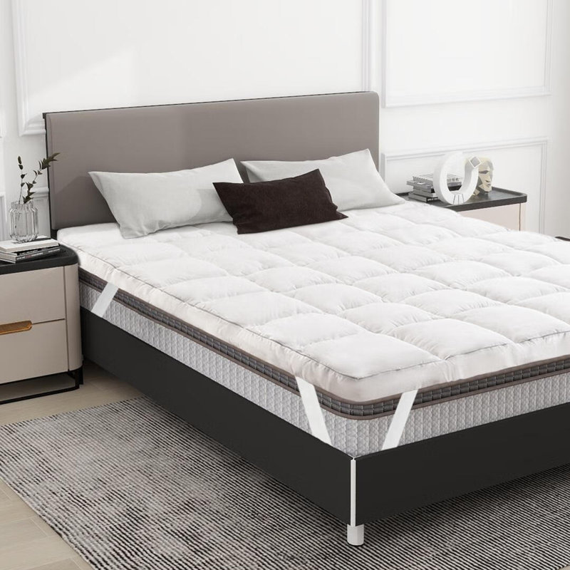 Protège-matelas en duvet synthétique 1,5 po, Très grand