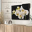 Fleurs fraîches d'orchidées blanches sur toile-100705023