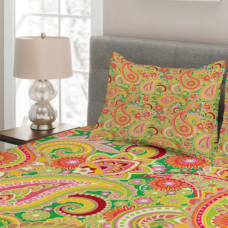 Traditional Polyester Paisley Coverlet