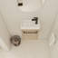 Meuble-lavabo mural 16 po avec lavabo en céramique et porte d'armoire à fermeture en douceur, pour petite salle de bain-593387341