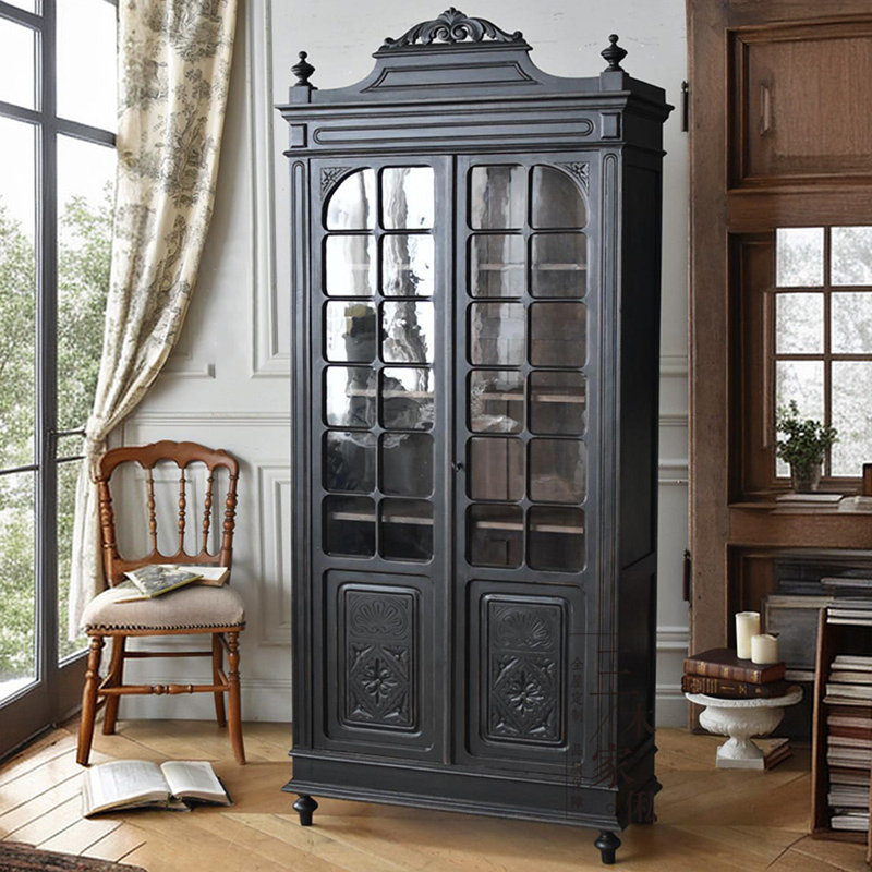 Noir massif + bois manufacturé + vitrines