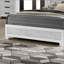 Grand lit contemporain blanc