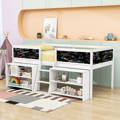 Lit mezzanine simple bas avec tablettes mobiles et tableau noir