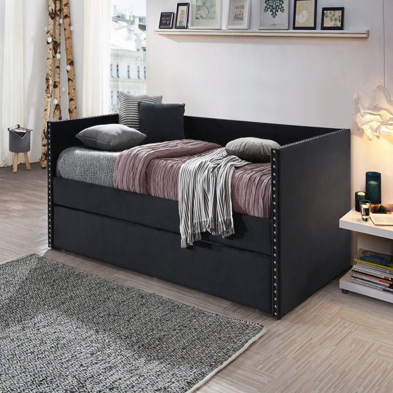 Lits de repos, Noir, noir, noir, noir