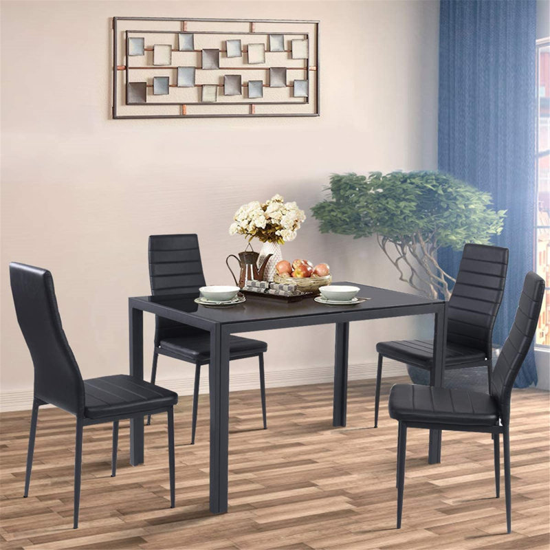 Ensemble repas pour 4 personnes