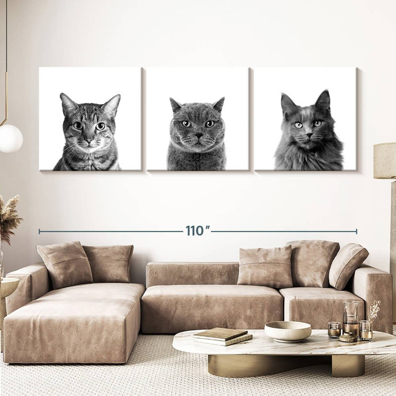 Trois chats, reproduction sur toile, H 36 po x l 110 po x P 1,25 po