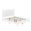 Grand lit plateforme en bois au design rétro élégant