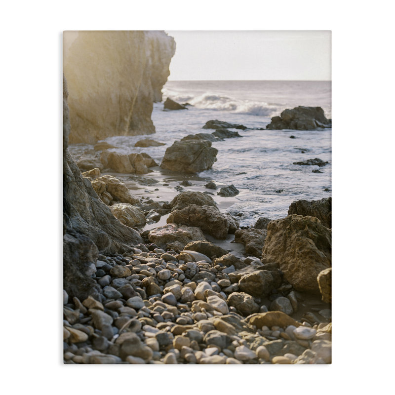 «Rocky Coast Waves», art mural sur toile par Justine Milton, H 20 po x l 16 po
