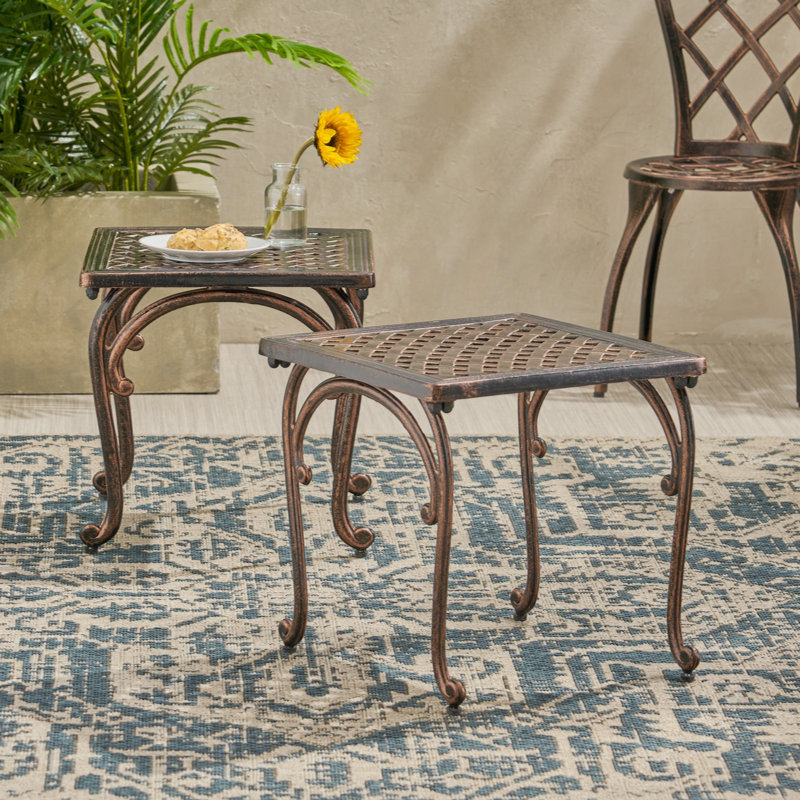 Ensemble de table d'appoint charmant pour l'extérieur