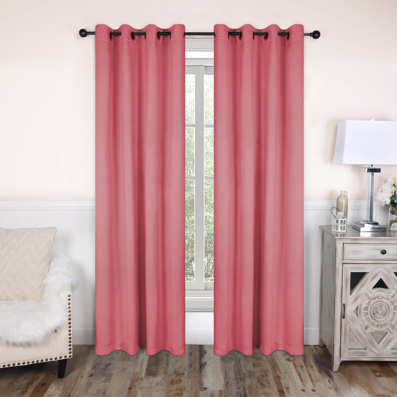 Paire de rideaux obscurcissant avec œillets Millendon, L 52 po x L 108 po, Rose