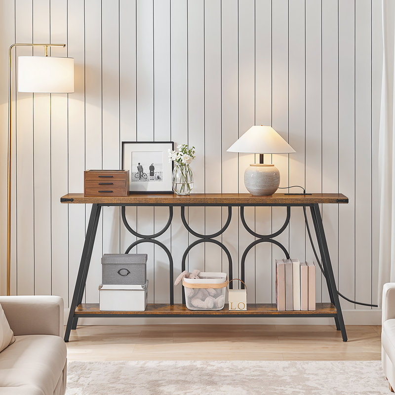 Console unique de 63 po de largeur avec station de charge et tablette de rangement, Brun, H 31,5 po x l 63 po x P 11,8 po 