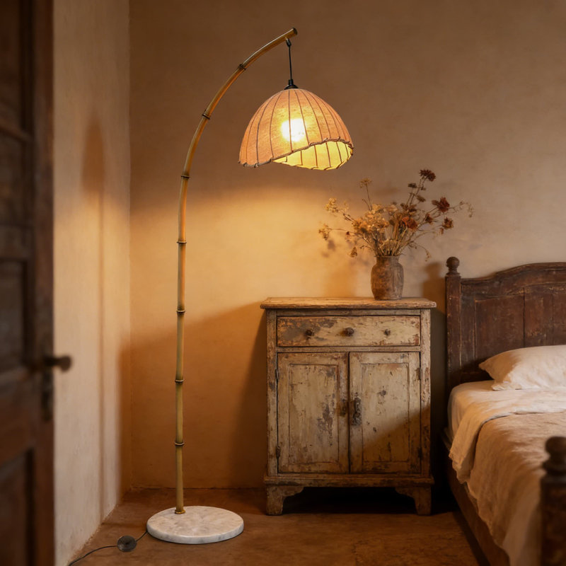 Lampe sur pied bohémienne à arc avec température de couleur réglable, design en rotin fabriqué à la main et base en marbre pour le salon et la chambre à coucher