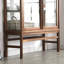 Vitrines en bois brun massif
