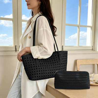Boîtes de mouchoirs en papier plastique, sac fourre-tout tissé creux pour femme, sac à bandoulière élégant, pochette tissée creuse avec poche intérieure pour les voyages quotidiens à la plage