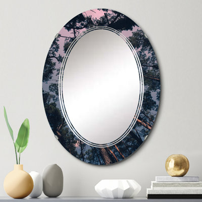 Paysage magique avec pin et ciel dramatique - miroir mural tropical ovale