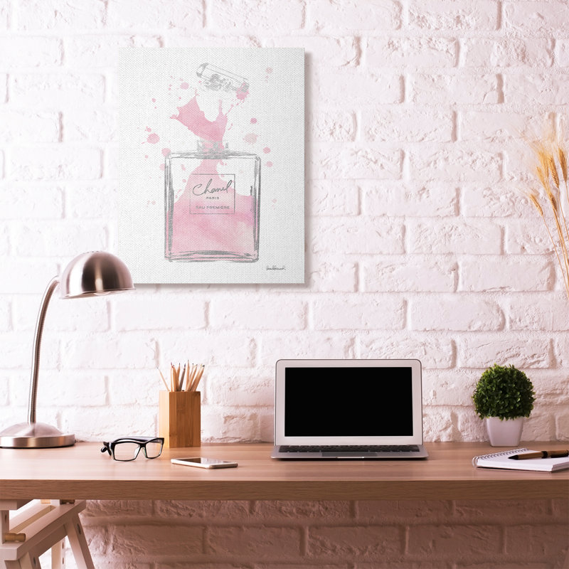 «Fashion Designer Pink Silver Perfume», impression, H 40 po x l 30 po, Toile tendue