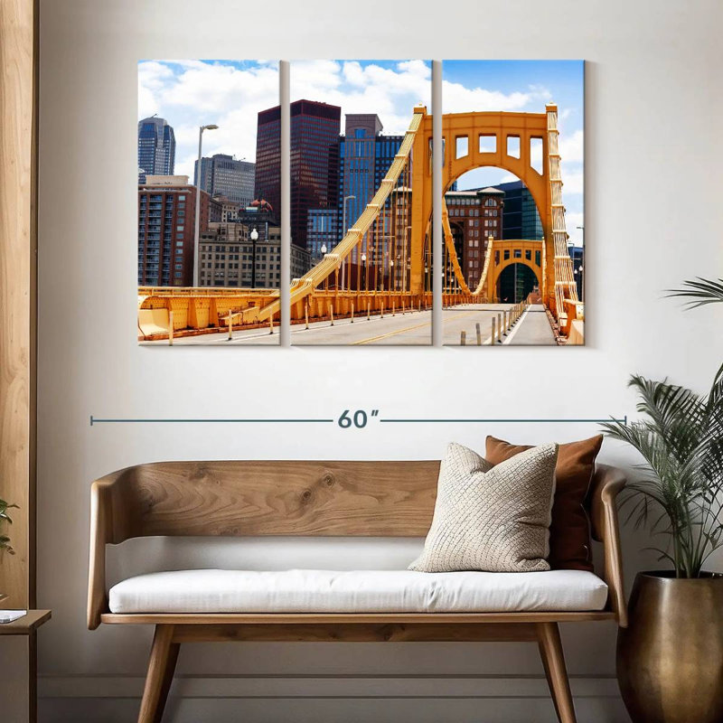 Lilie jaune Roberto Clemente Bridge, H 32 po x l 50 po