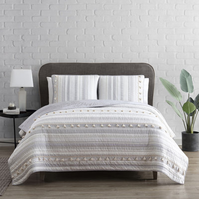 DESIGN STUDIO Boho Ribbon Grey All-Season Soft Microfiber Quilt Set with Tassels