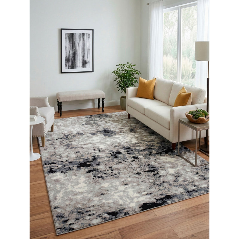 Nubia Area Rug in Gray, Rectangle 5' x 7'2"