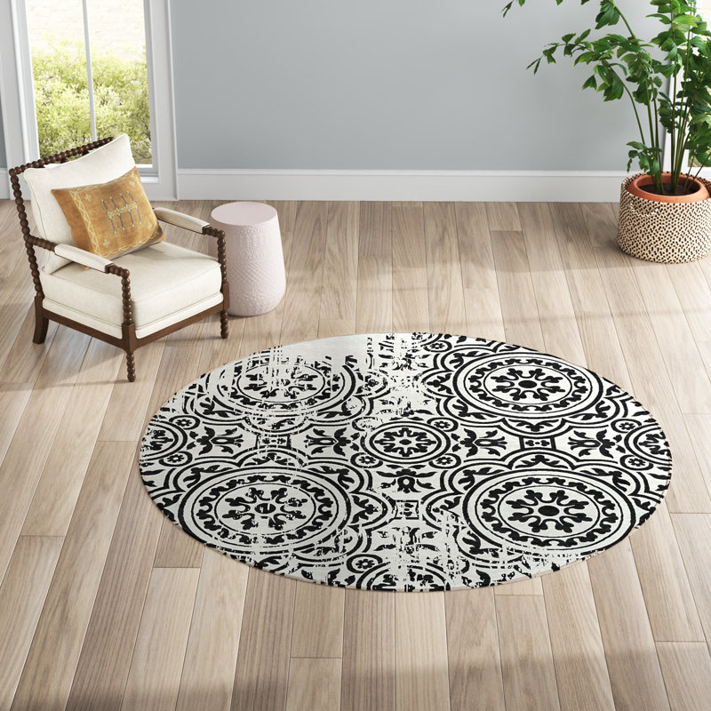 Lamanna Washable Oriental Indoor / Outdoor Rug, Round 8'