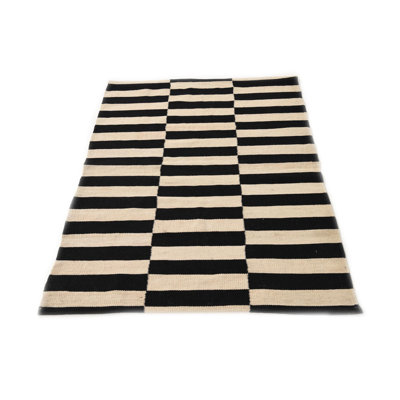Tapis noir et blanc Petrella