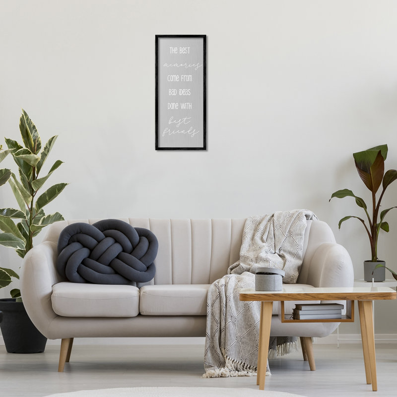 «Bad Ideas with Friends», estampe numérique par Lil 'Rue, Giclée encadrée noir minuit, H 24 po x l 10 po