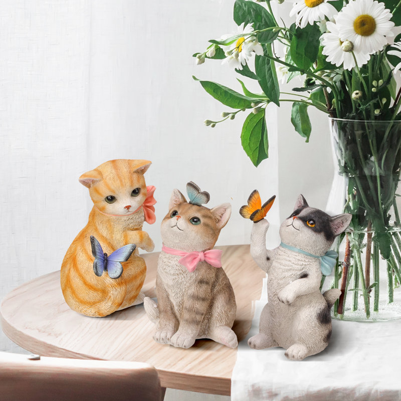 Cahide Cat With Bow And Butterfly
