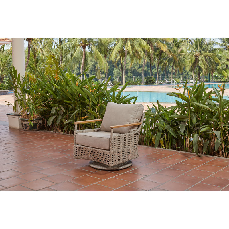 Chaise de patio pivotante en teck August avec coussins August