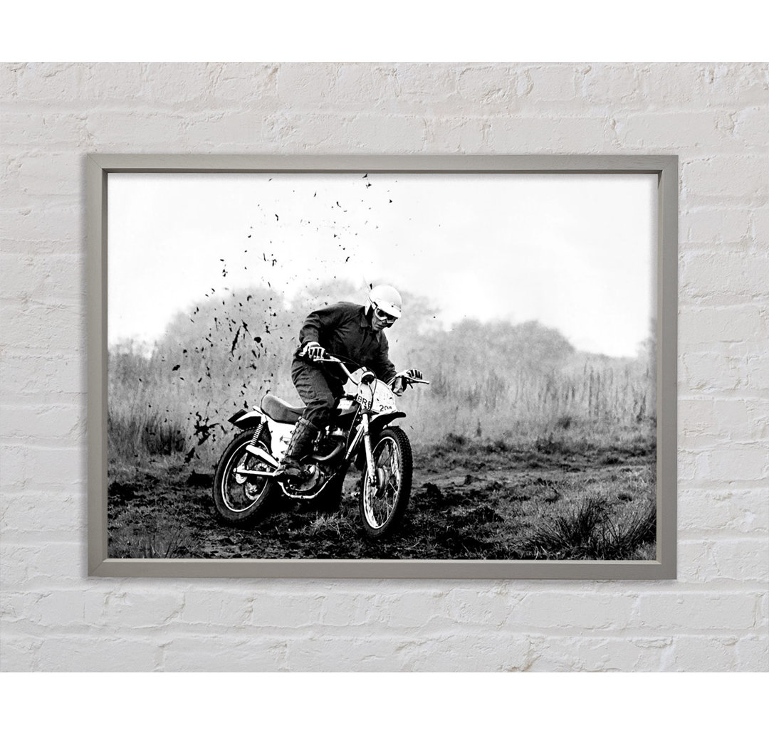 Motor Bike In The Mud B N W - Einzelbildrahmen Kunstdrucke auf Leinwand