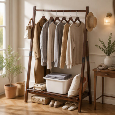 Portemanteau autoportant en bois massif avec roulettes et panier de rangement, 19,68 po, 15,75 po, 70,87 po, support à vêtements à finition noyer avec crochets latéraux, support à vêtements pour chambre à coucher, entrée, salon