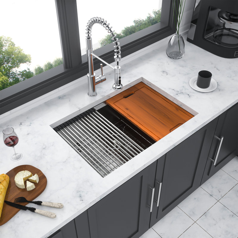 Évier de cuisine encastré à simple cuve en acier inoxydable 27 po L