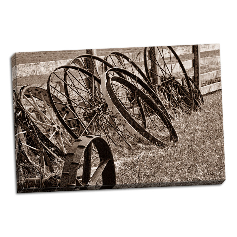«Antique Wagon Wheels II», reproduction de photo sur toile tendue