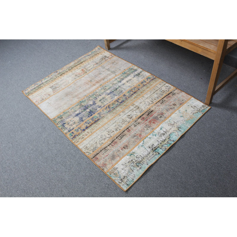 Tapis turc rétro à rayures offrant une élégance bohème chic pour votre espace de vie