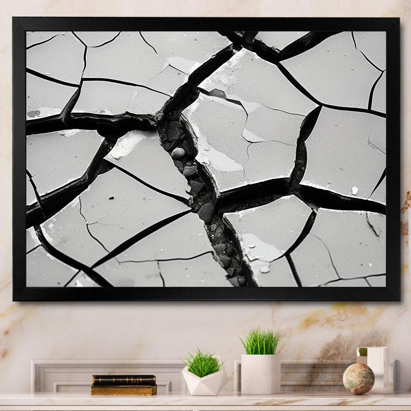 Noir et blanc apaisant, fissures - Collages abstraits, art mural, H 34 po x l 44 po x P 1,5 po, Cadre d'angle fermé noir