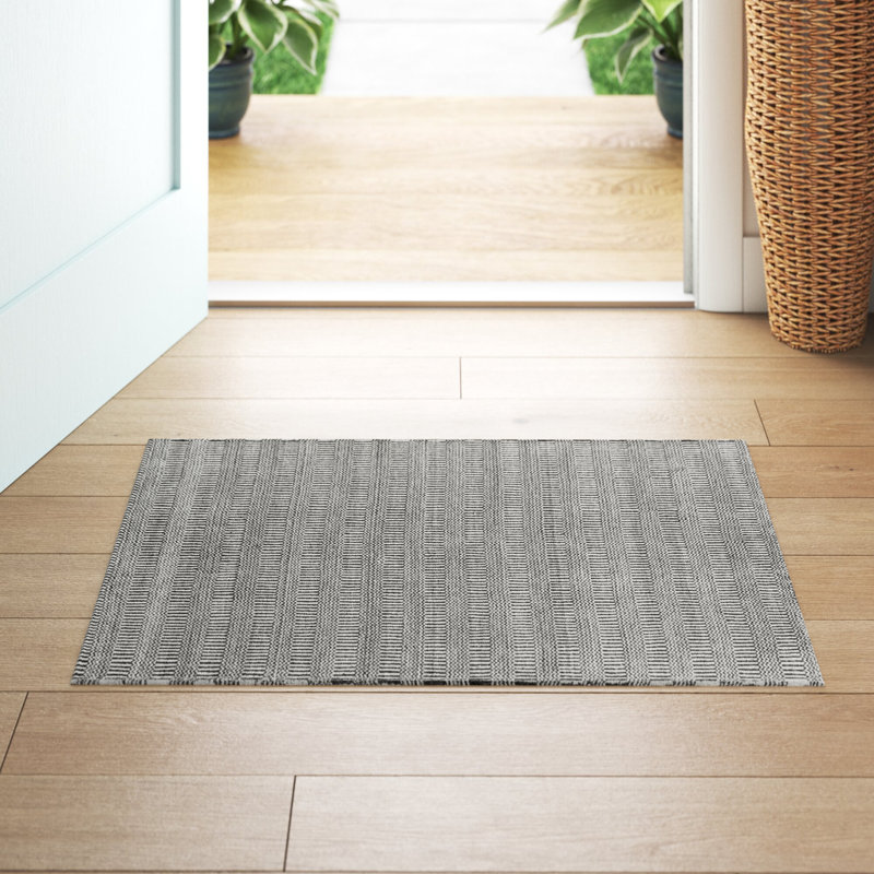 Leah Wool Floral Indoor Rug, Rectangle 2' x 3'