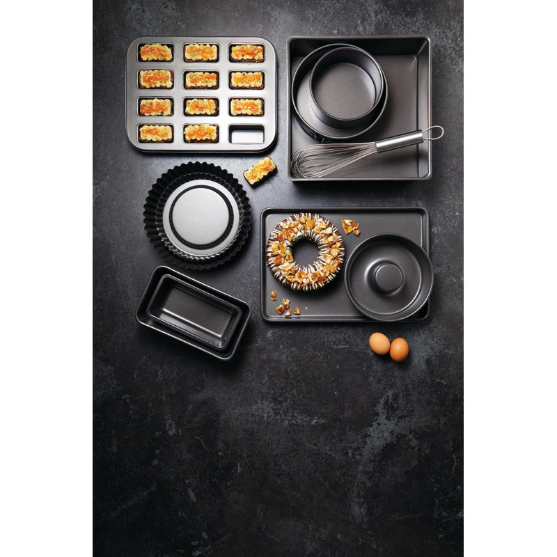 MasterClass Round Steel Bakeware