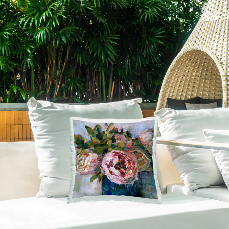 Coussin d'extérieur à motif abstrait bouquet de roses par Borcherding