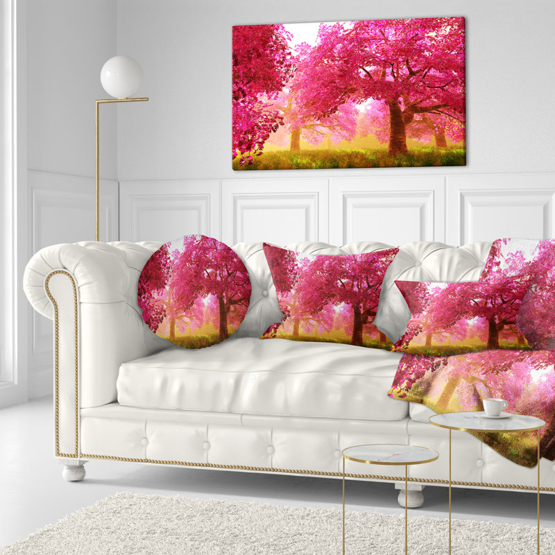 Coussin Mysterious Red Cherry Blossoms - imprimé paysage