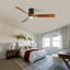 60 po Ventilateur de plafond encastré noir mat intérieur / extérieur à DEL avec pales en bois, télécommande CC 6 vitesses