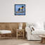 «Never Hike Alone Dog Floater», art mural sur toile par Dog Is Good-2067699706-2067699707