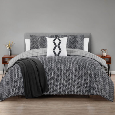 Turnstyle Rowan 5-Piece King Black and White Geometric Microfiber Comforter Set with Throw Blanket