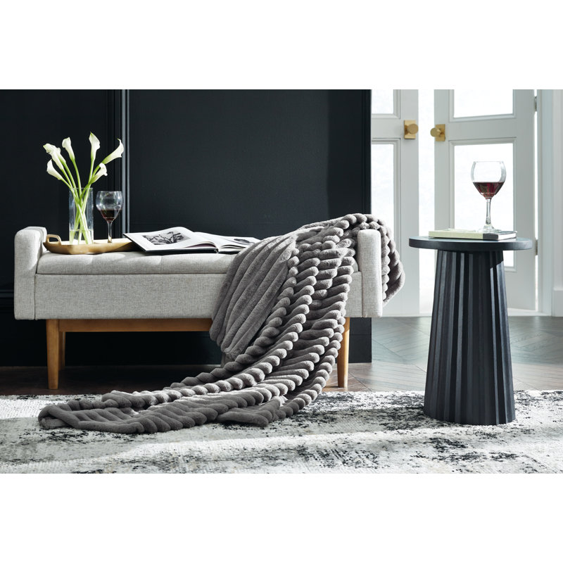 Alsonwell Throw, Gray